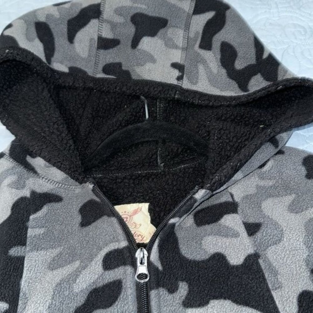 Faded Glory Womens Camo Fleece Zip-Up Jacket With Hood Size 1X - Picture 3 of 6